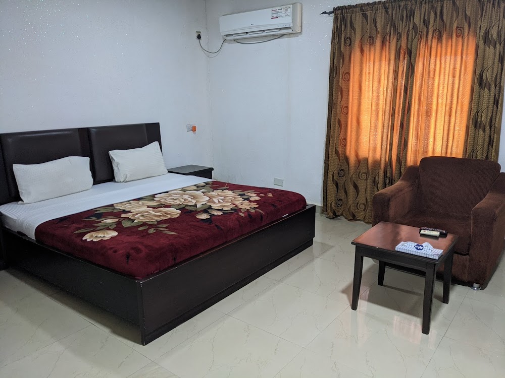 Tahir Hotel And Restaurant photo 3